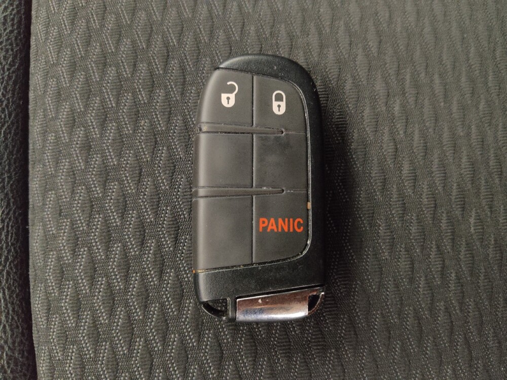 2022 Jeep Compass in Lakewood, CO 80215 - 18138403 32