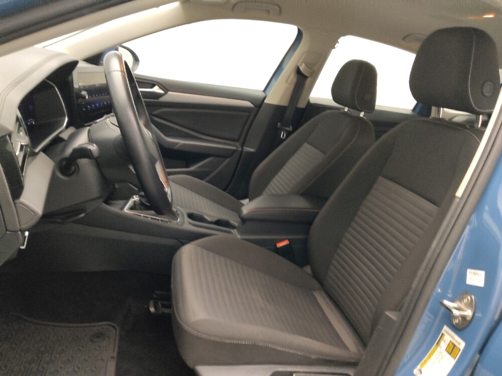 2025 Volkswagen Jetta in Union City, GA 30291 - 18138406 17
