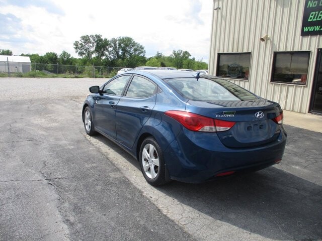2013 Hyundai Elantra in Oak Grove, MO 64075 - 18138411 7