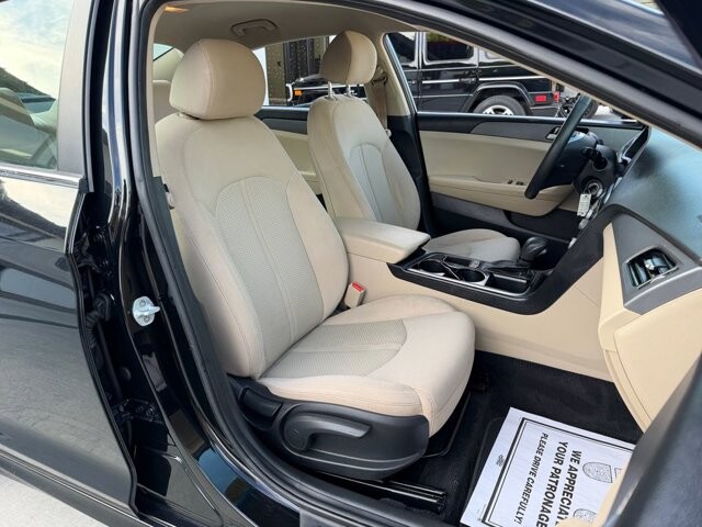 2019 Hyundai Sonata in Knoxville, TN 37920 - 18138412 17