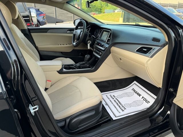 2019 Hyundai Sonata in Knoxville, TN 37920 - 18138412 16