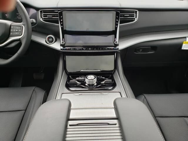 2026 Jeep Grand Wagoneer in Bedford, OH 44146 - 18138414 9