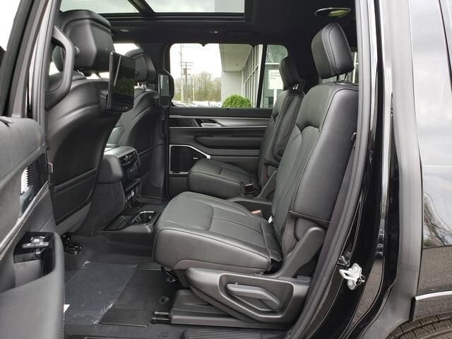 2026 Jeep Grand Wagoneer in Bedford, OH 44146 - 18138414 8