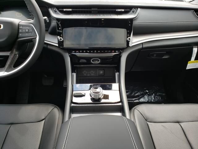 2026 Jeep Grand Cherokee in Bedford, OH 44146 - 18138416 9