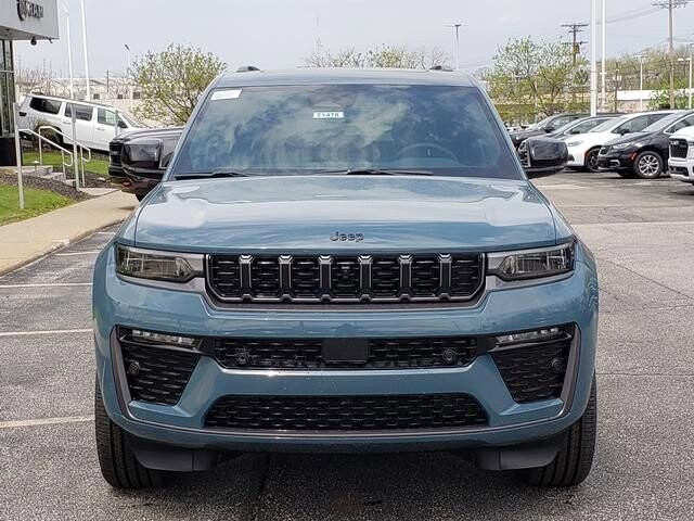 2026 Jeep Grand Cherokee in Bedford, OH 44146 - 18138416 5