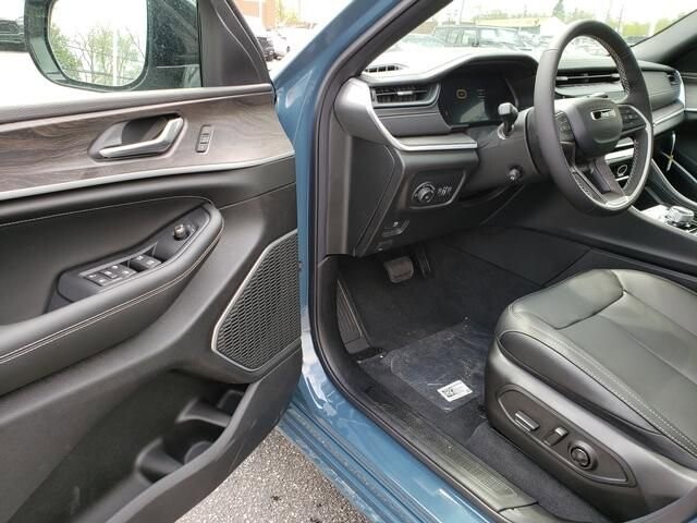2026 Jeep Grand Cherokee in Bedford, OH 44146 - 18138416 6