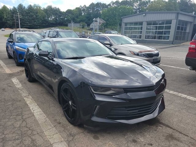 2018 Chevrolet Camaro in Knoxville, TN 37912 - 18138417 4