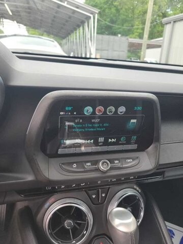 2018 Chevrolet Camaro in Knoxville, TN 37912 - 18138417 7