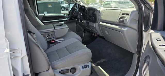 2006 Ford F250 in Mesa, AZ 85212 - 18138424 40
