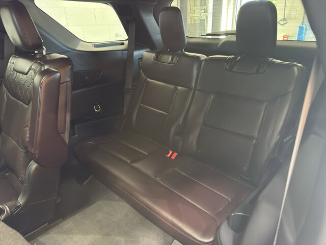 2025 Ford Explorer in Burlington, WI 53105 - 18138468 14
