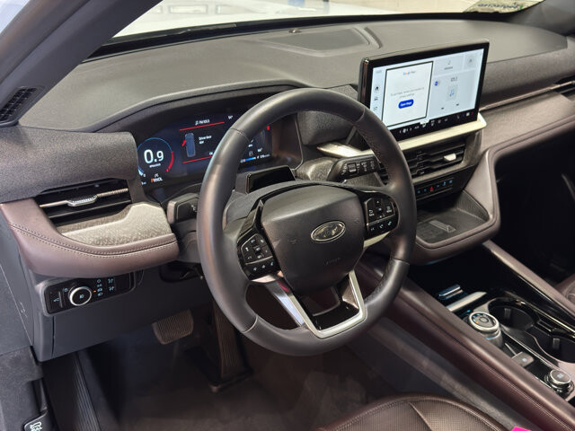 2025 Ford Explorer in Burlington, WI 53105 - 18138468 20