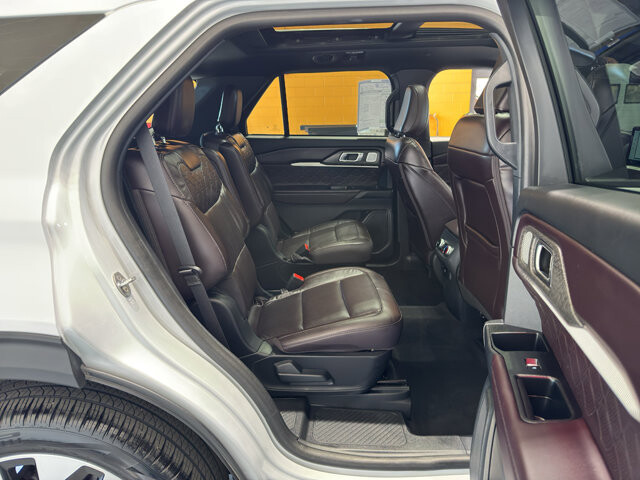 2025 Ford Explorer in Burlington, WI 53105 - 18138468 22