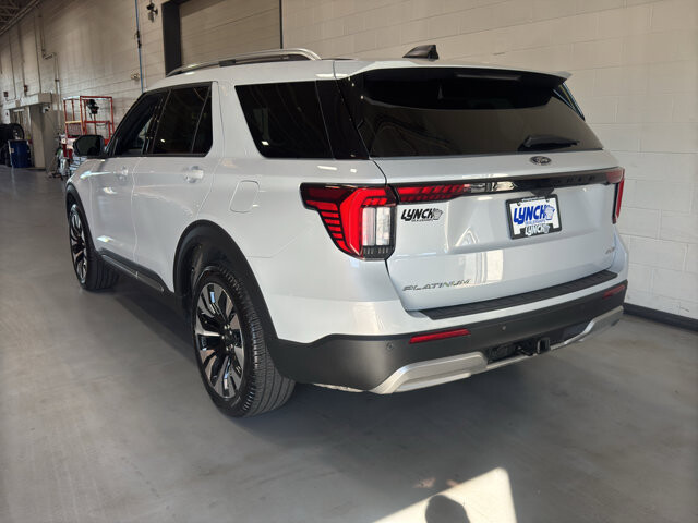 2025 Ford Explorer in Burlington, WI 53105 - 18138468 3