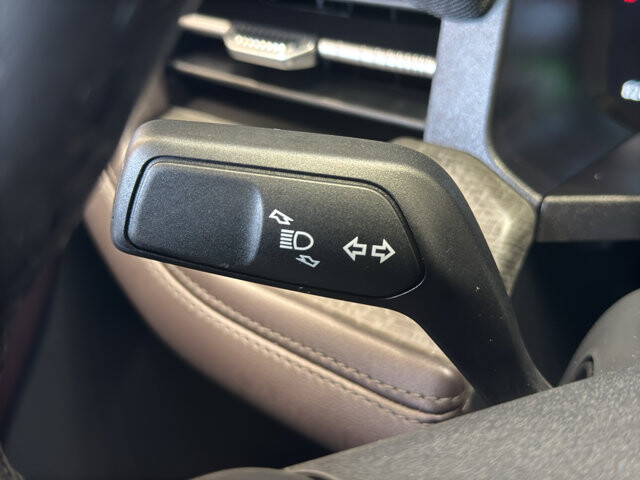 2025 Ford Explorer in Burlington, WI 53105 - 18138468 27