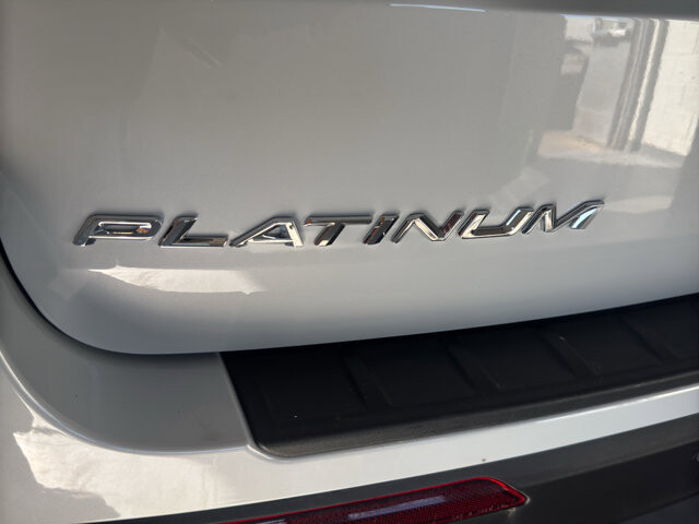 2025 Ford Explorer in Burlington, WI 53105 - 18138468 10