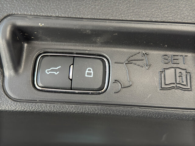 2025 Ford Explorer in Burlington, WI 53105 - 18138468 24