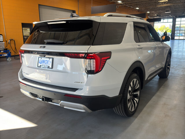 2025 Ford Explorer in Burlington, WI 53105 - 18138468 5