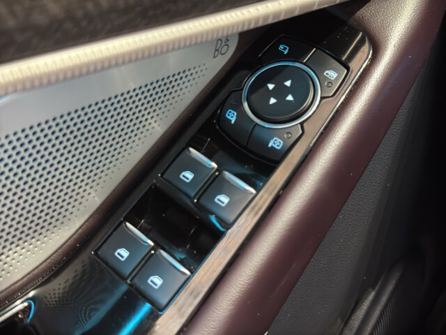 2025 Ford Explorer in Burlington, WI 53105 - 18138468 38