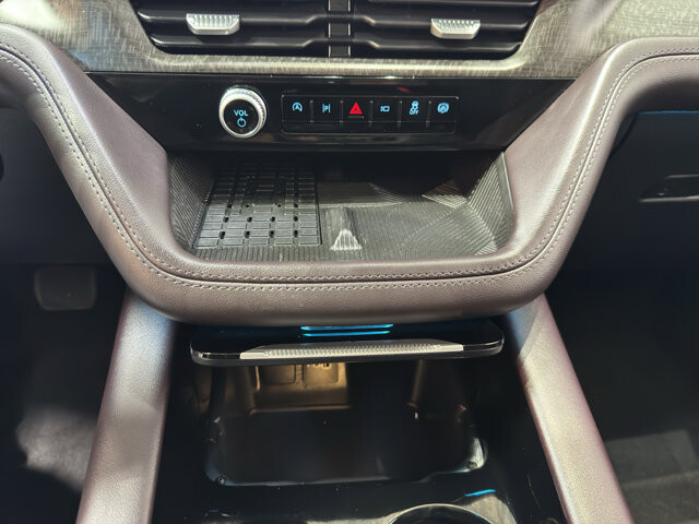 2025 Ford Explorer in Burlington, WI 53105 - 18138468 34