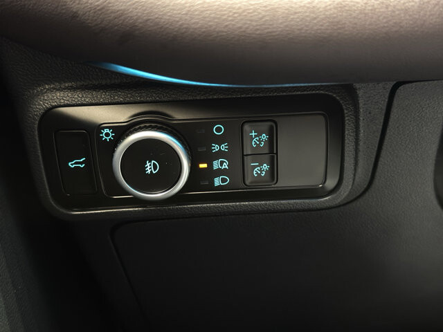 2025 Ford Explorer in Burlington, WI 53105 - 18138468 36