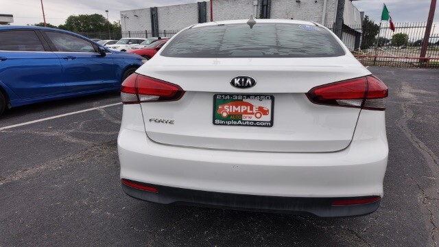2017 Kia Forte in Dallas, TX 75228 - 18138474 6