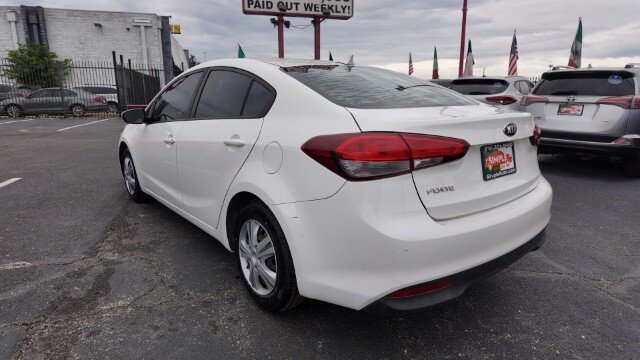 2017 Kia Forte in Dallas, TX 75228 - 18138474 7