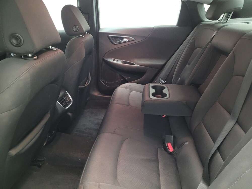 2018 Chevrolet Malibu in Downey, CA 90241 - 18138492 18