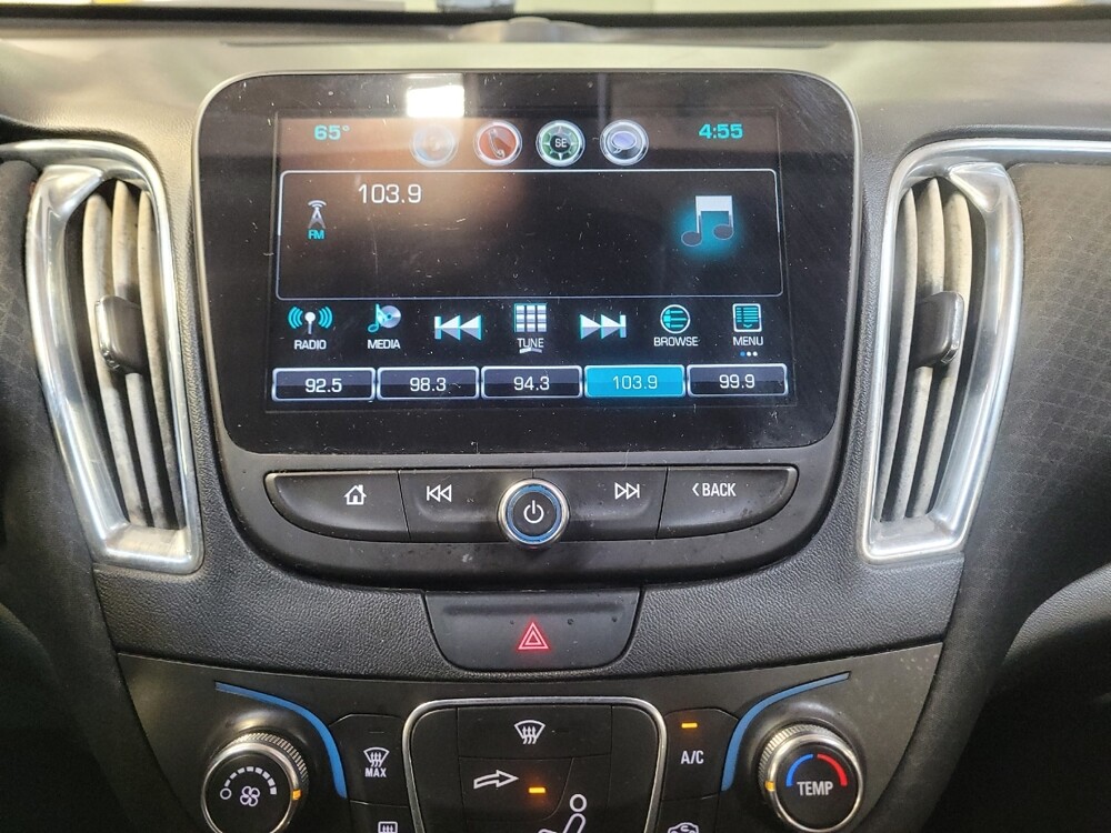 2018 Chevrolet Malibu in Downey, CA 90241 - 18138492 25