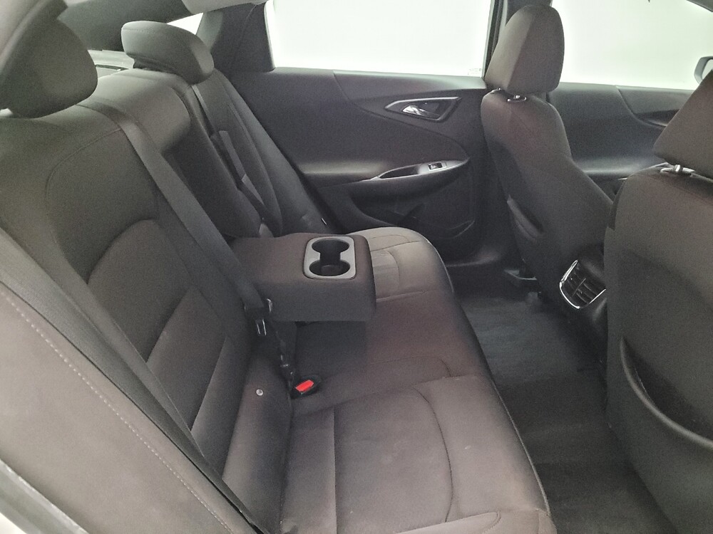 2018 Chevrolet Malibu in Downey, CA 90241 - 18138492 19