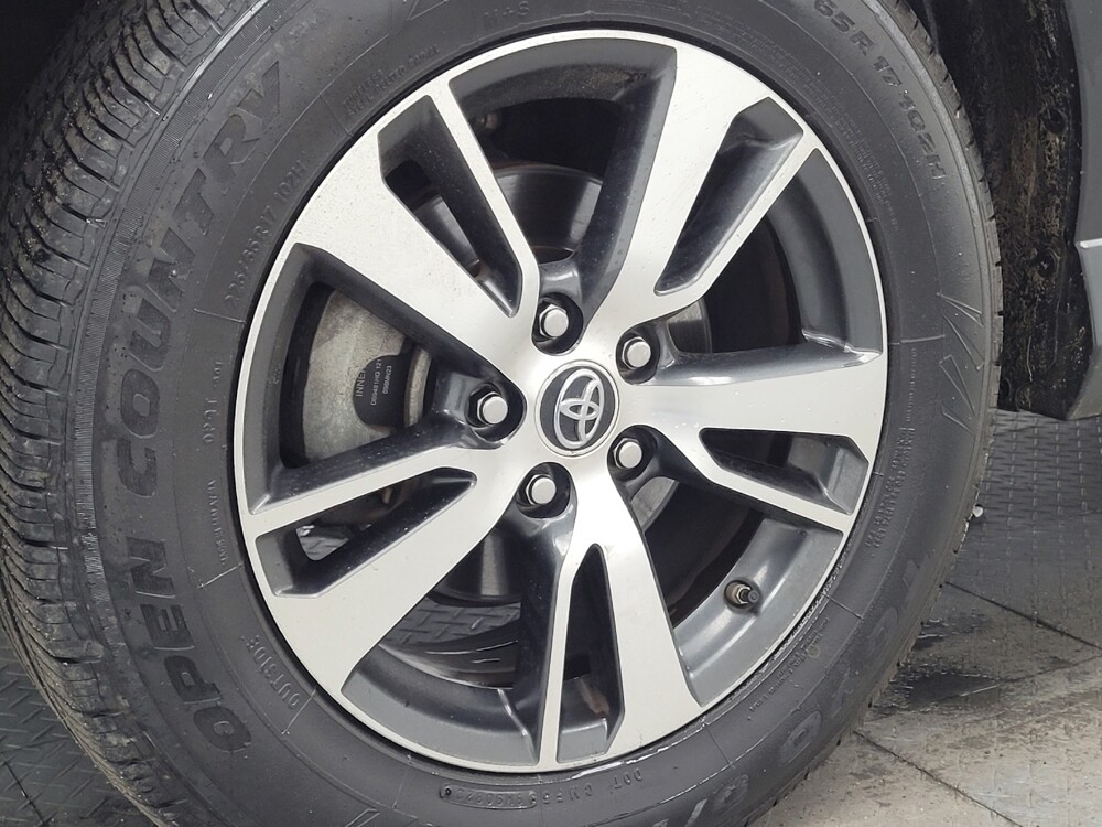2018 Toyota RAV4 in Madison, TN 37115 - 18138510 31