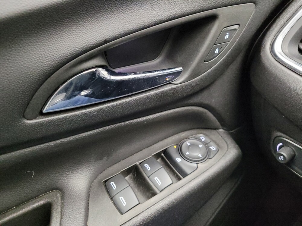 2023 Chevrolet Equinox in Eastpointe, MI 48021 - 18138512 25