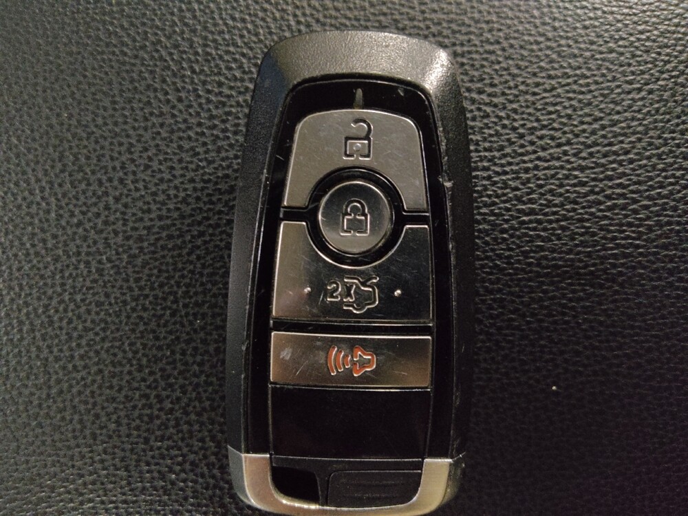 2018 Ford Fusion in Jackson, MS 39211 - 18138522 32