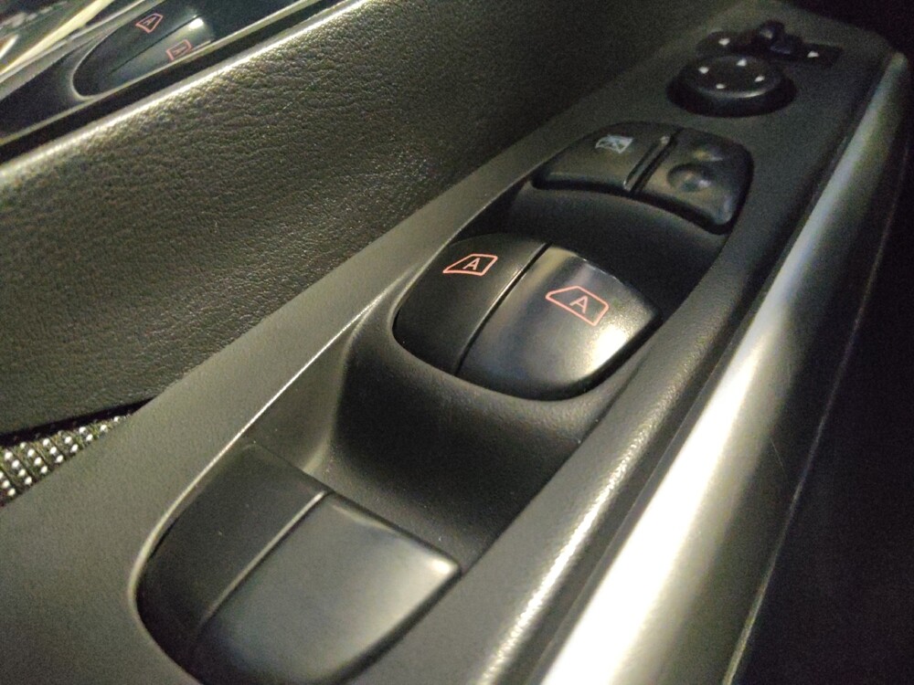 2019 Nissan Kicks in Mesa, AZ 85210 - 18138555 27