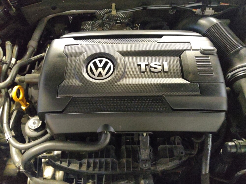 2018 Volkswagen GTI in Phoenix, AZ 85015 - 18138561 30