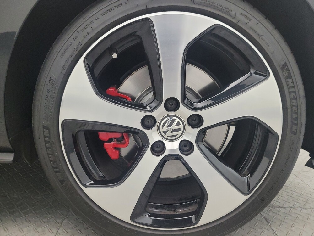 2018 Volkswagen GTI in Phoenix, AZ 85015 - 18138561 31