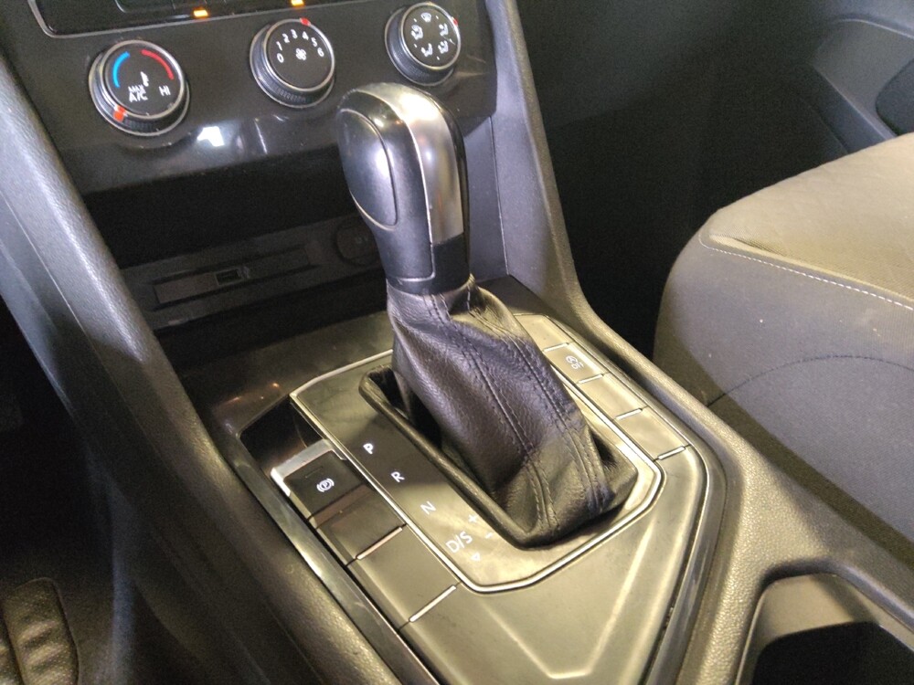 2019 Volkswagen Tiguan in Glendale, AZ 85301 - 18138562 26