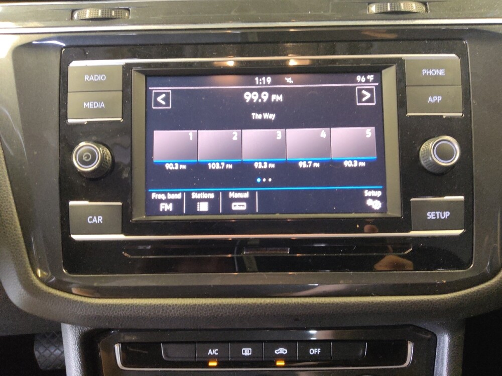 2019 Volkswagen Tiguan in Glendale, AZ 85301 - 18138562 25