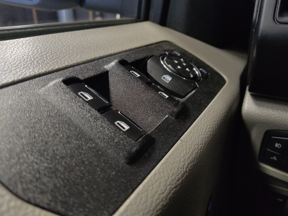 2018 Ford F150 in Phoenix, AZ 85022 - 18138563 27