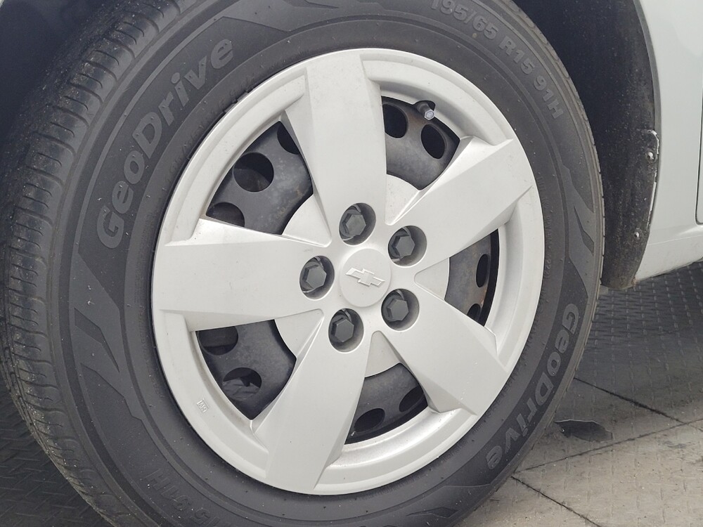 2015 Chevrolet Sonic in Memphis, TN 38128 - 18138587 31