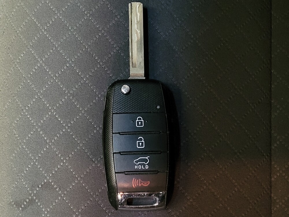 2017 Kia Sorento in Mobile, AL 36606 - 18138599 32