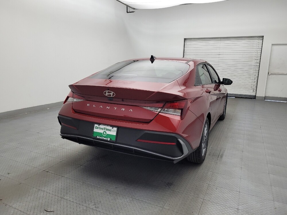 2024 Hyundai Elantra in Winston-Salem, NC 27103 - 18138612 7
