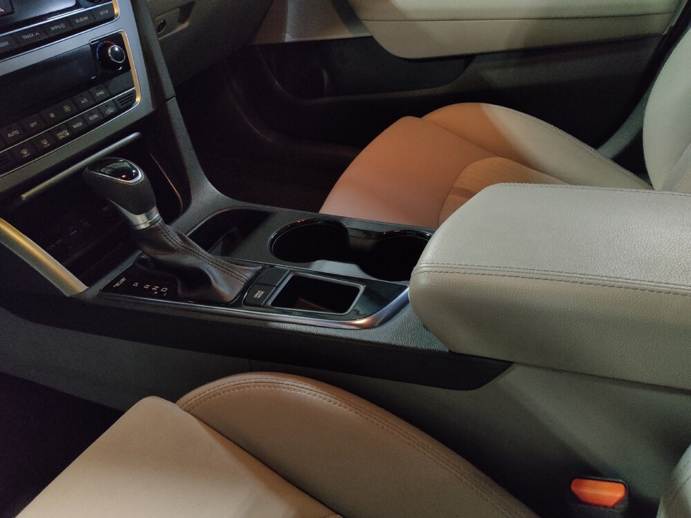 2017 Hyundai Sonata in Mobile, AL 36606 - 18138630 26