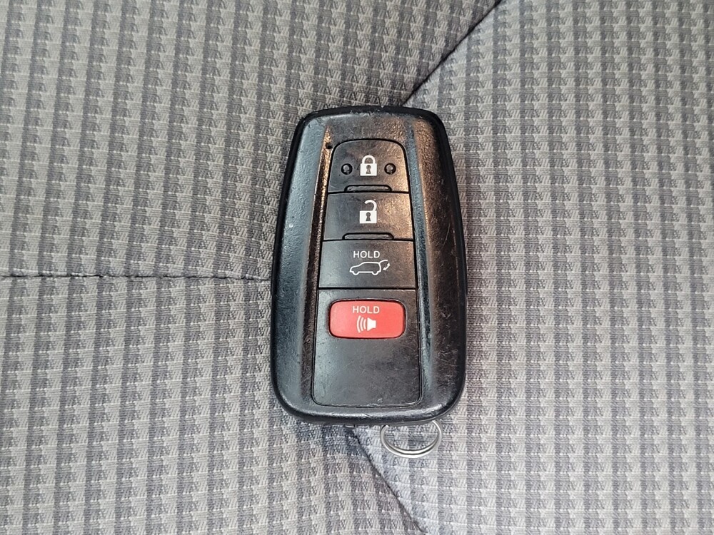 2021 Toyota Highlander in Memphis, TN 38128 - 18138632 32