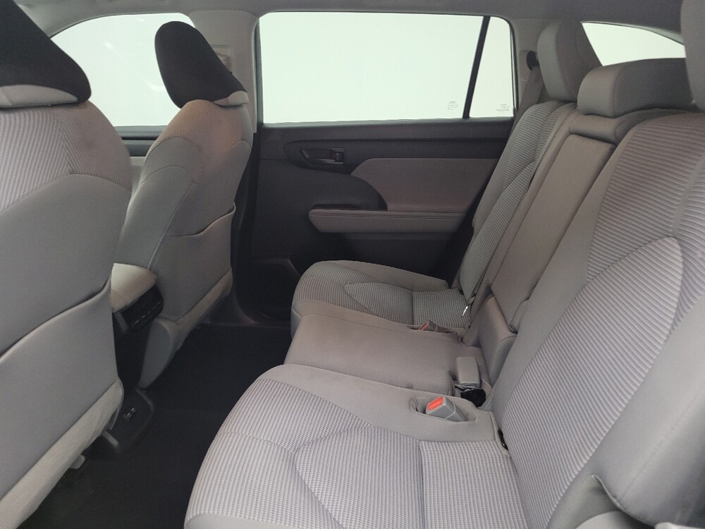 2021 Toyota Highlander in Memphis, TN 38128 - 18138632 18