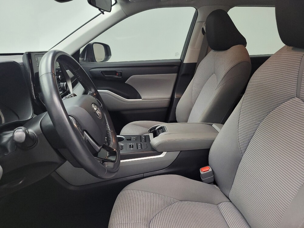 2021 Toyota Highlander in Memphis, TN 38128 - 18138632 17