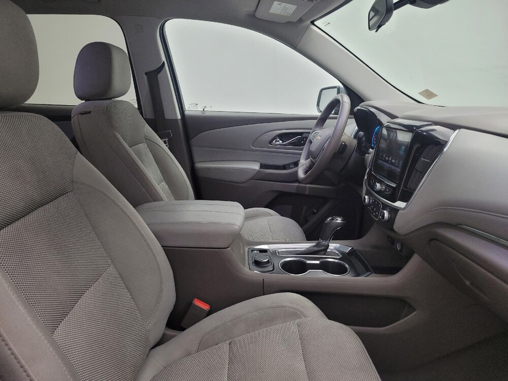 2018 Chevrolet Traverse in Cincinnati, OH 45255 - 18138656 21