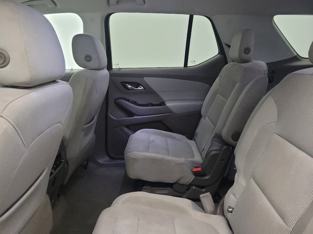 2018 Chevrolet Traverse in Cincinnati, OH 45255 - 18138656 18