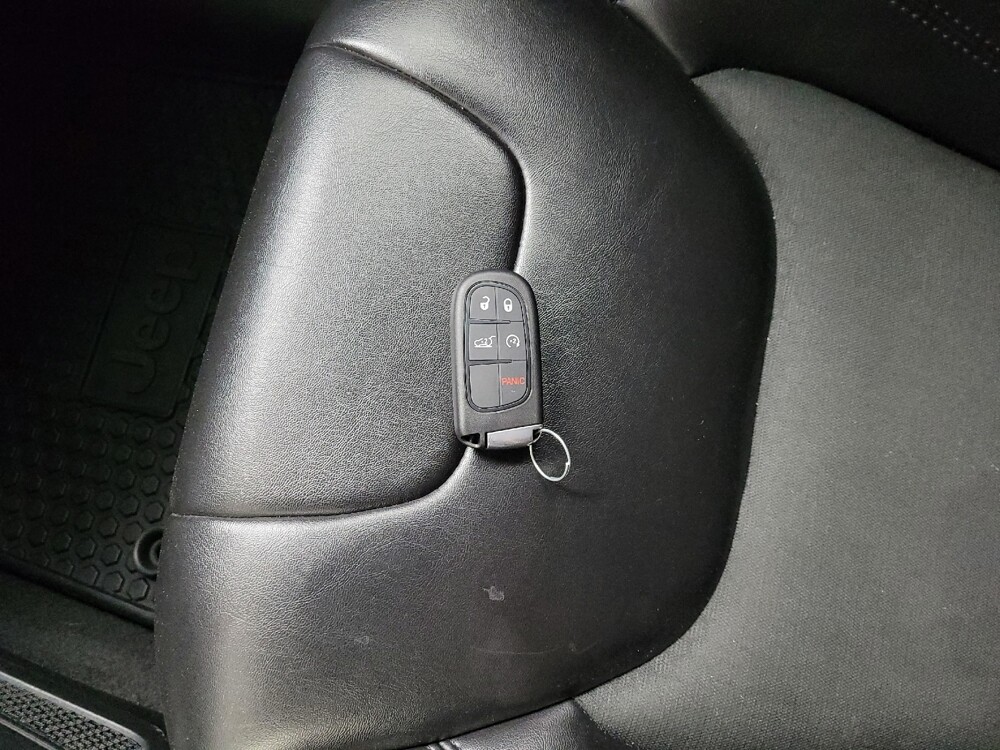 2019 Jeep Cherokee in Pittsburgh, PA 15236 - 18138678 32