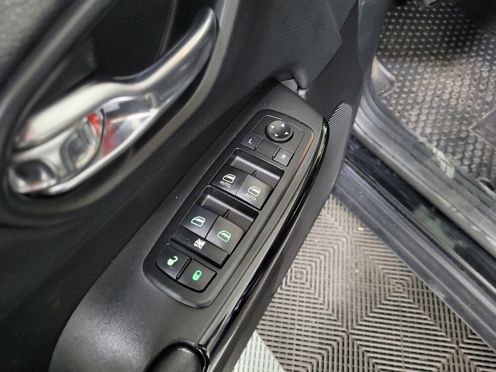 2019 Jeep Cherokee in Pittsburgh, PA 15236 - 18138678 27