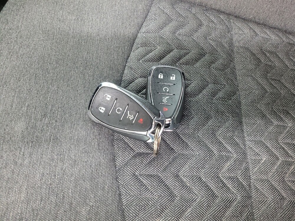 2022 Chevrolet Equinox in St. Louis, MO 63125 - 18138679 32